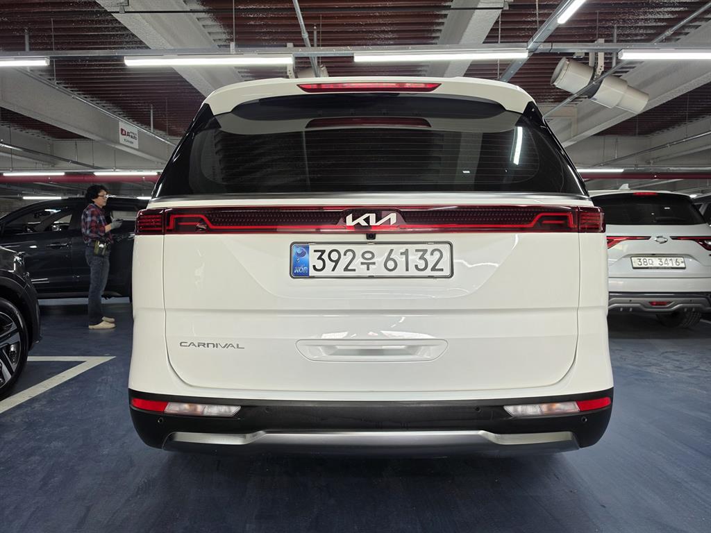 KIA Carnival - Vista 4