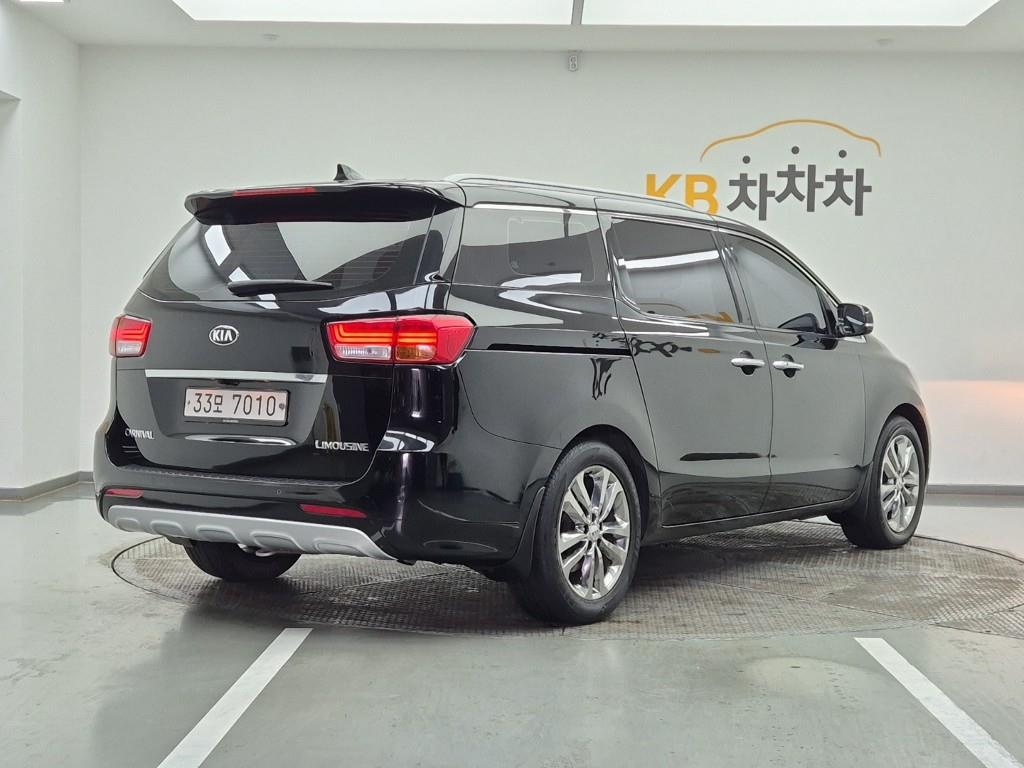 KIA Carnival - Vista 4