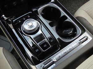 KIA Carnival - Vista 12