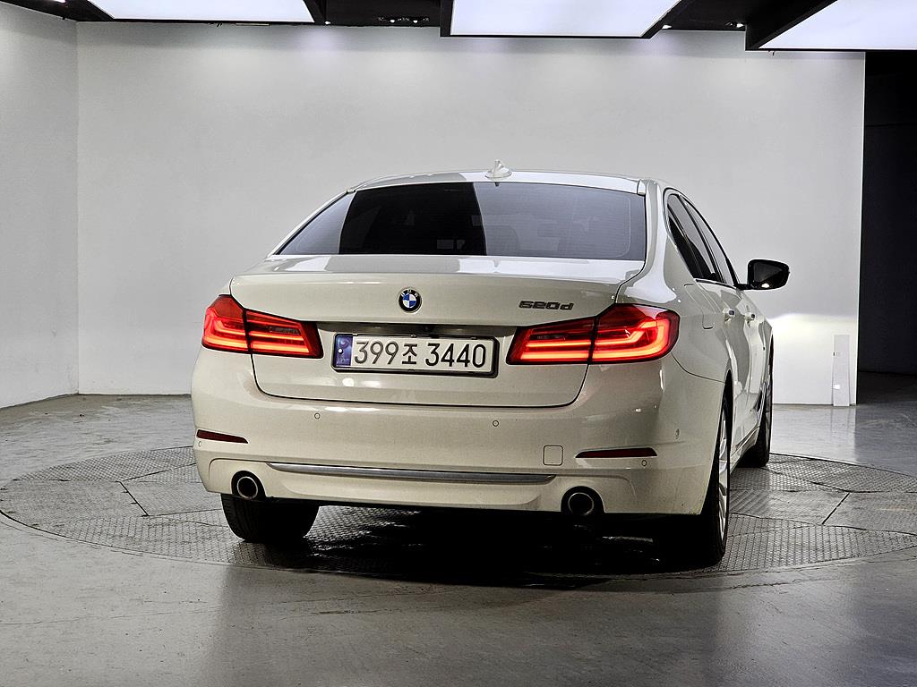 BMW 5 Series - Vista 3