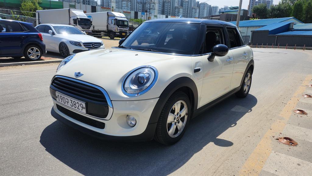 Mini Cooper 2018 the color of pearl - Importación desde Corea - HF Imports Iquique - Foto 1