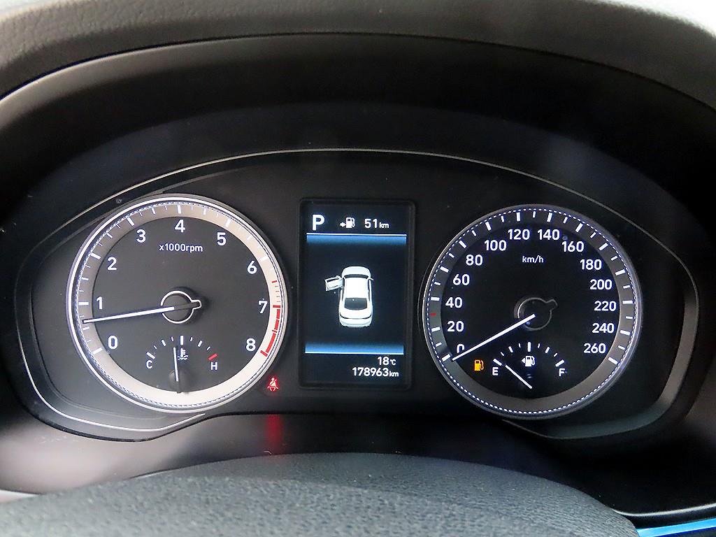 HYUNDAI Grandeur - Vista 9