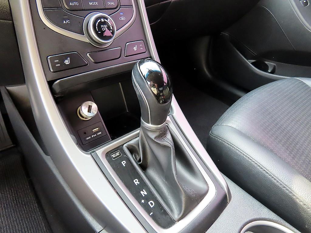HYUNDAI Avante - Vista 11