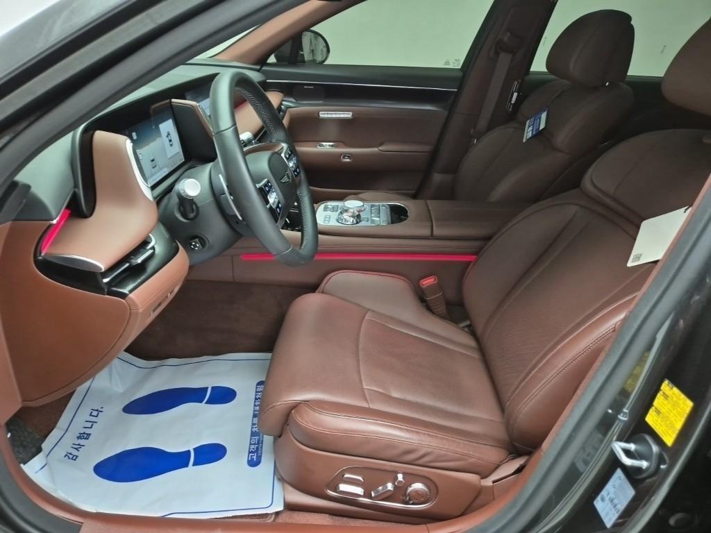Genesis G90 - Vista 11