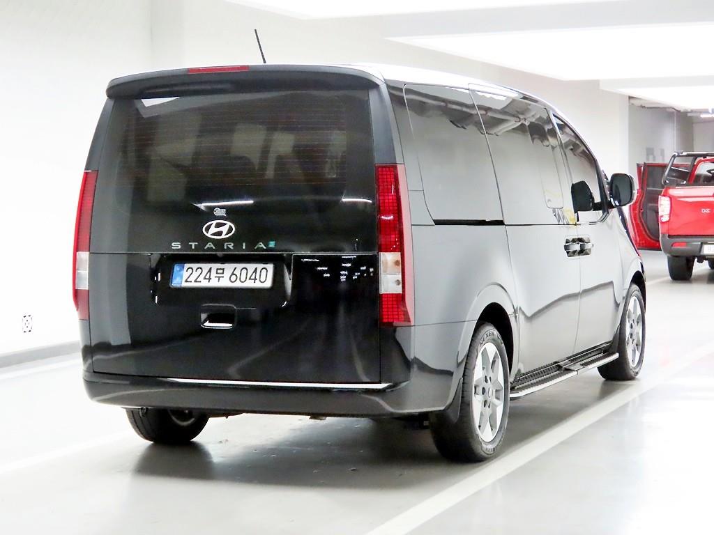 HYUNDAI Staria - Vista 4