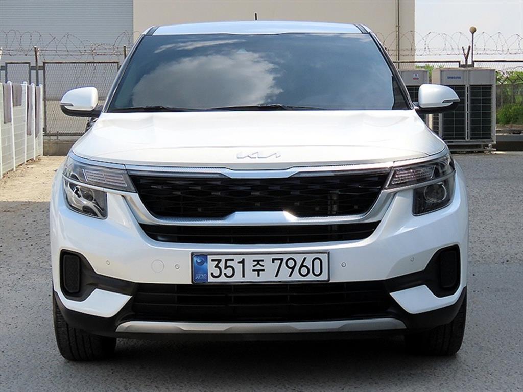 KIA Seltos 2023 Blanco - Importación desde Corea - HF Imports Iquique - Foto 1