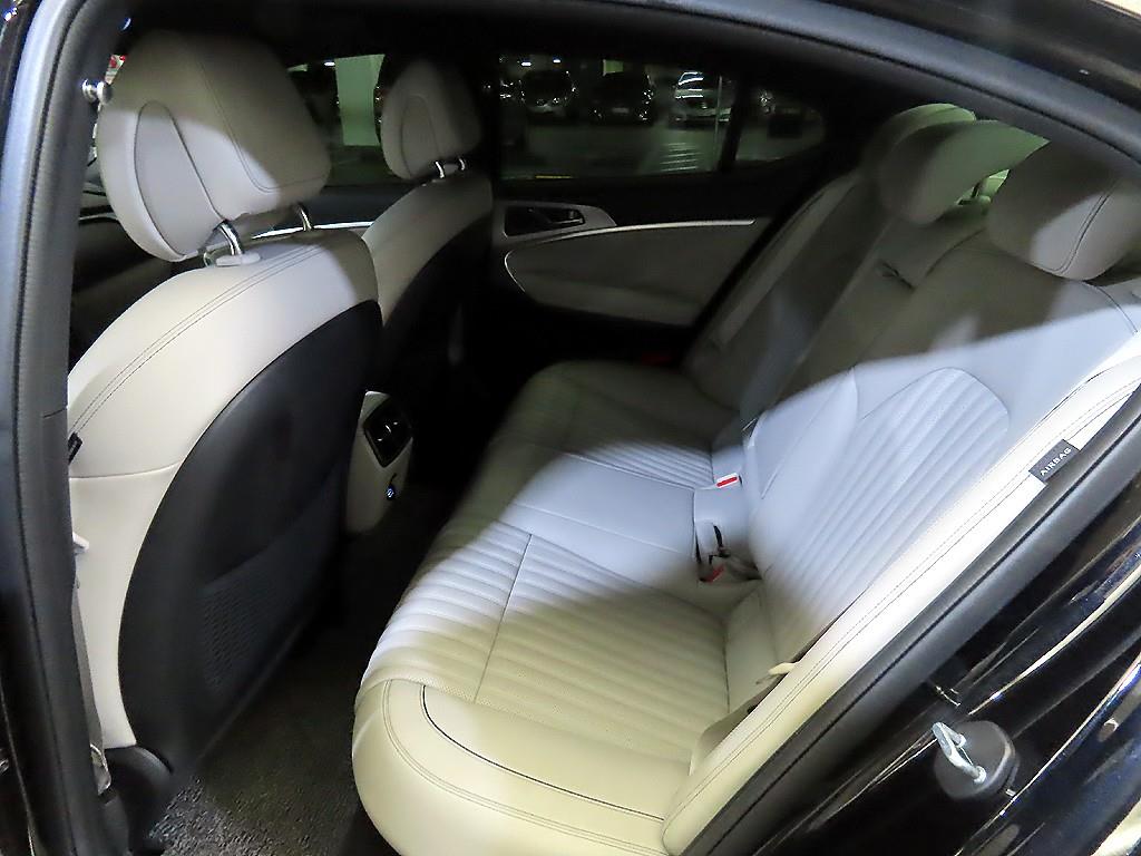 Genesis G70 - Vista 7
