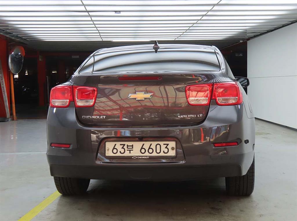 Chevrolet Malibu - Vista 3