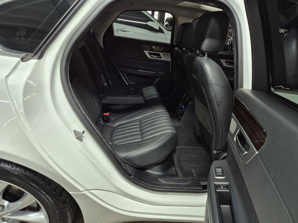 Jaguar XF 2019 Blanco - Importación desde Corea - HF Imports Iquique - Foto 16
