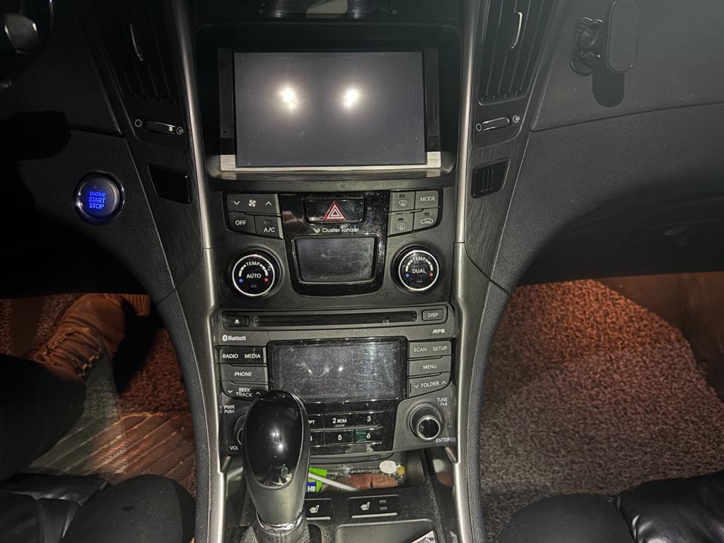 HYUNDAI Sonata - Vista 3