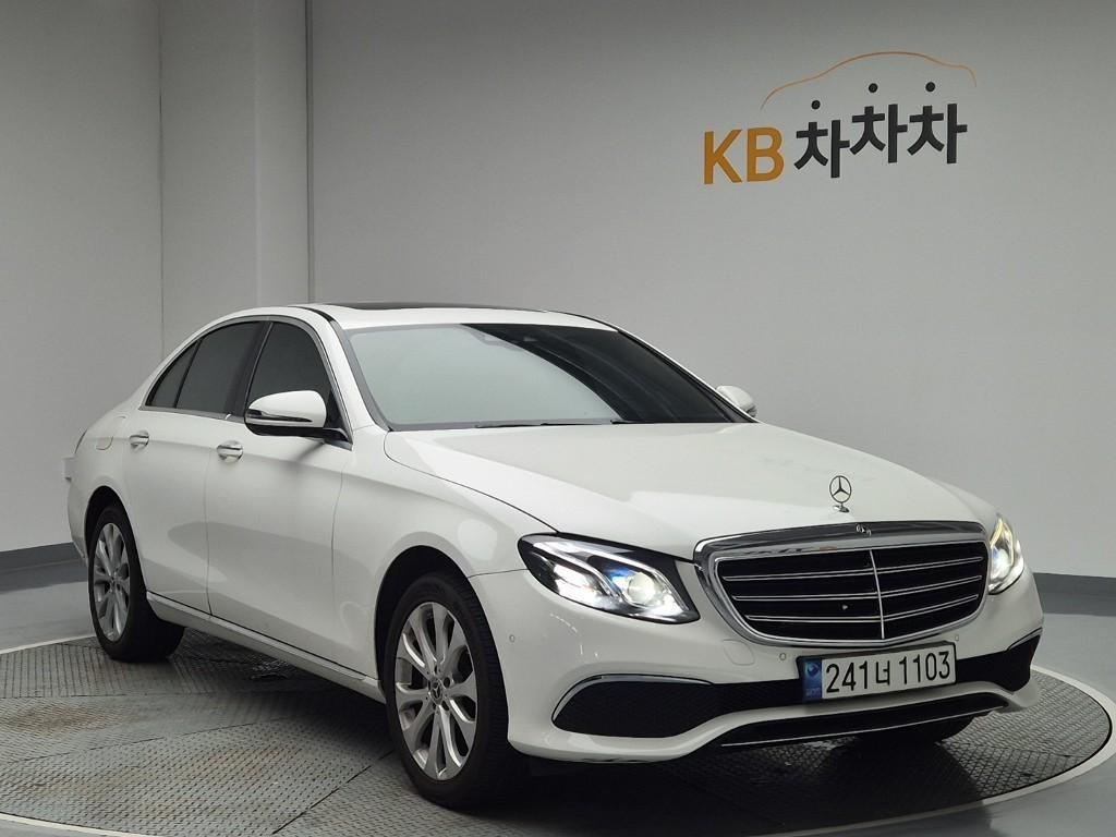 Mercedes Benz E class - Vista 4