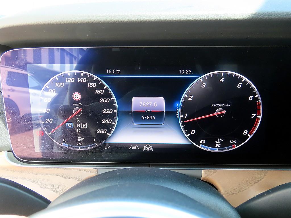 Mercedes Benz E class - Vista 9