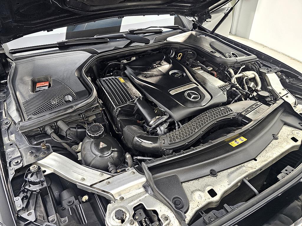 Mercedes Benz E class - Vista 6