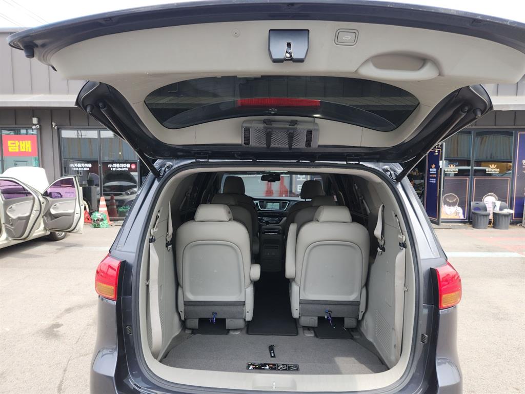 KIA Carnival 2018 Gris - Importación desde Corea - HF Imports Iquique - Foto 18