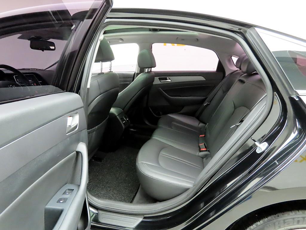 HYUNDAI Sonata - Vista 12