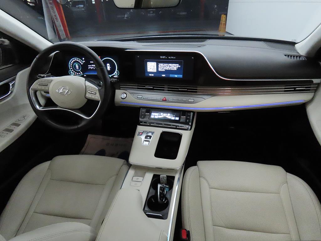 HYUNDAI Grandeur - Vista 5