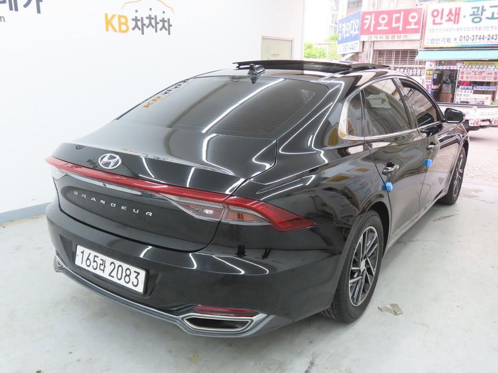 HYUNDAI Grandeur - Vista 3