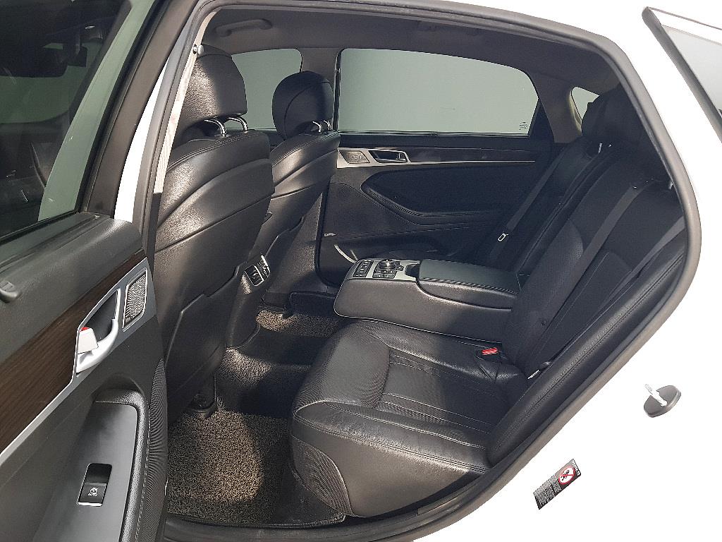 Genesis G80 - Vista 9