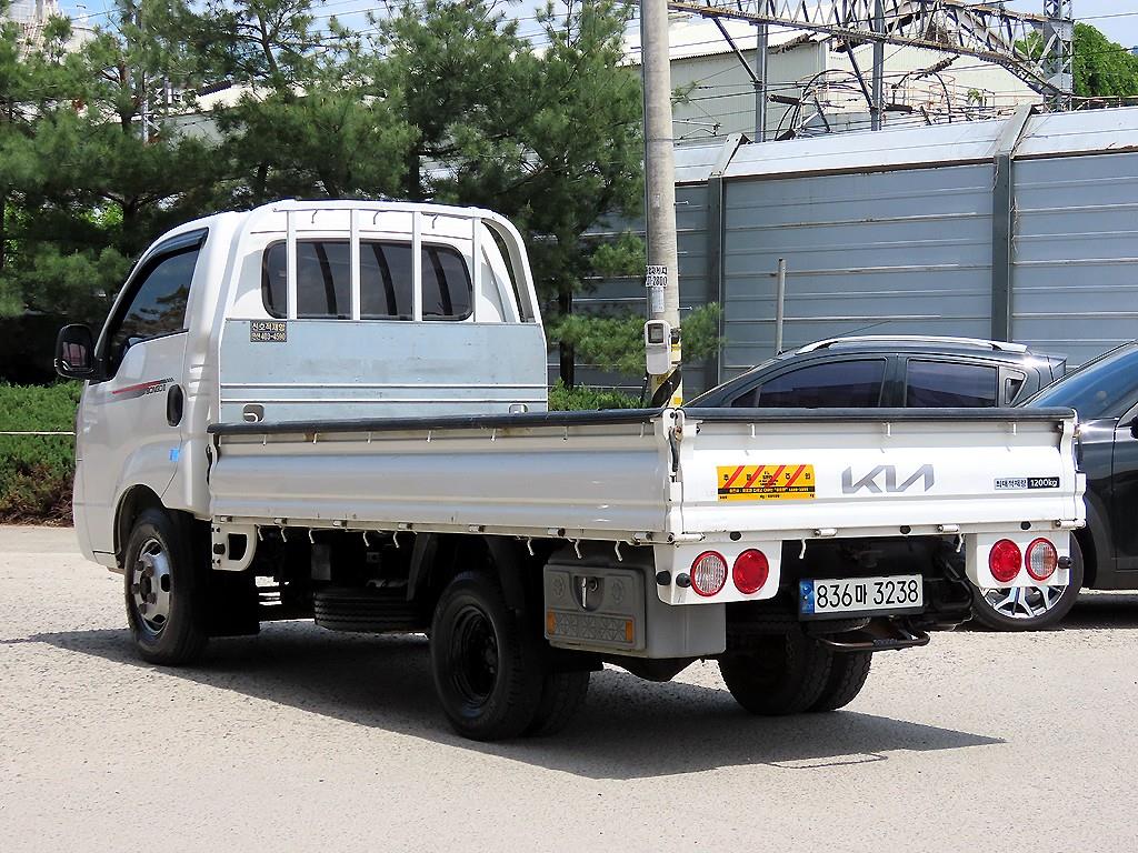 Small Truck Cargo (small) - Vista 3