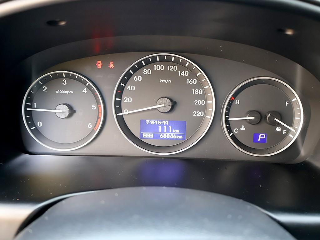 HYUNDAI Starex - Vista 11