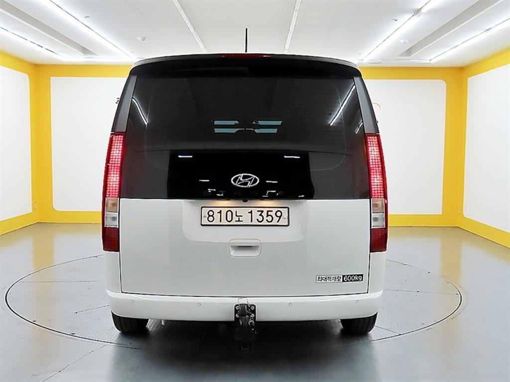 HYUNDAI Staria - Vista 3