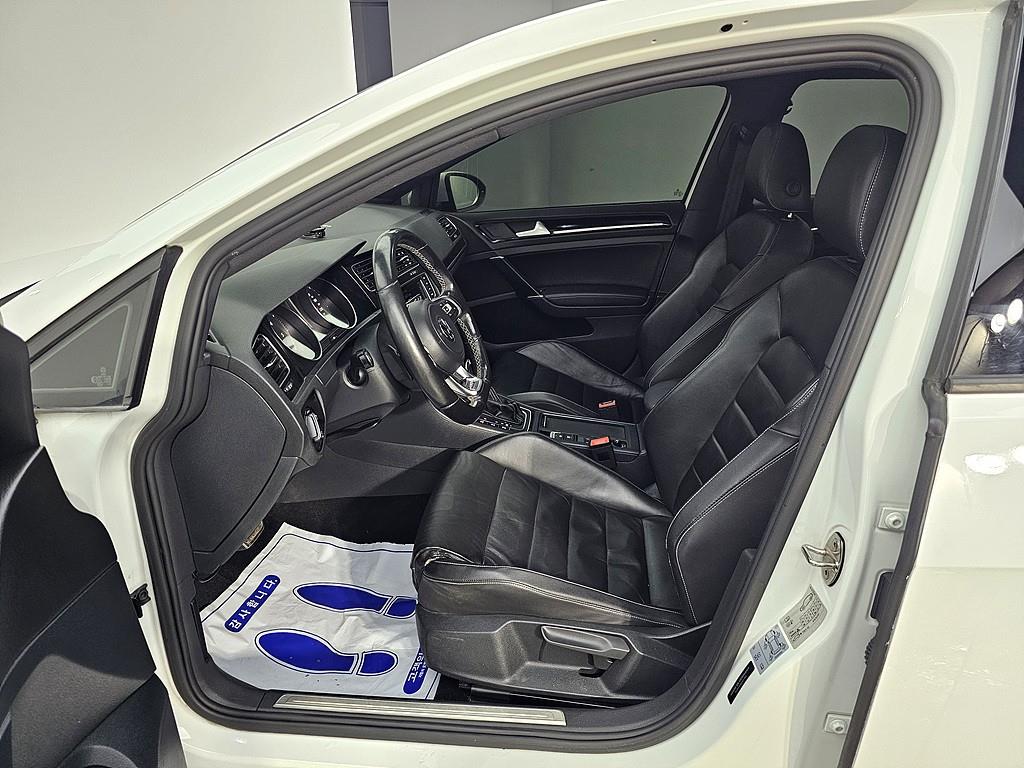 Volkswagen Golf - Vista 8