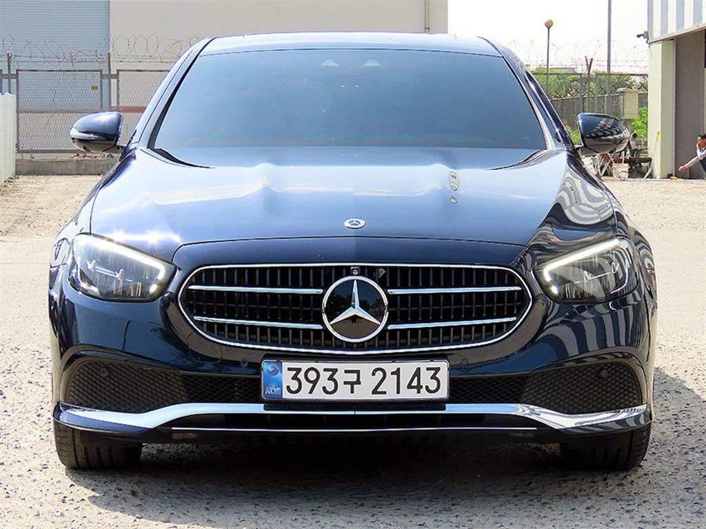 Mercedes Benz E class 2022 Azul - Importación desde Corea - HF Imports Iquique - Foto 1