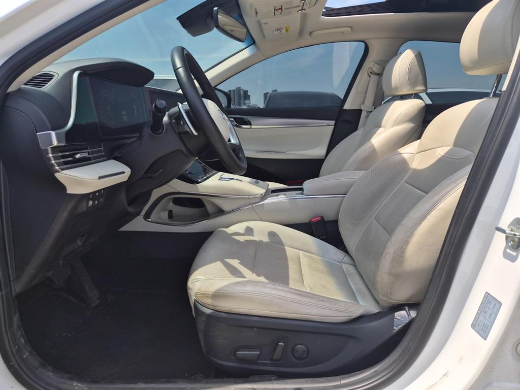 HYUNDAI Grandeur - Vista 10