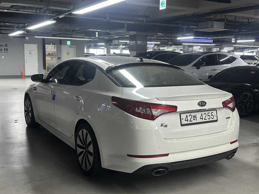 KIA K5 - Vista 5