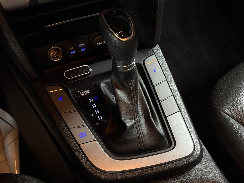 HYUNDAI Avante 2018 Blanco - Importación desde Corea - HF Imports Iquique - Foto 17