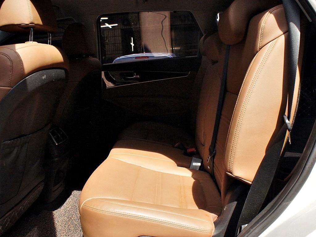 KIA Sorento - Vista 7