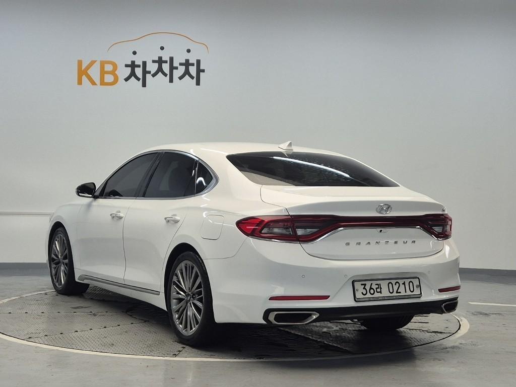 HYUNDAI Grandeur - Vista 4