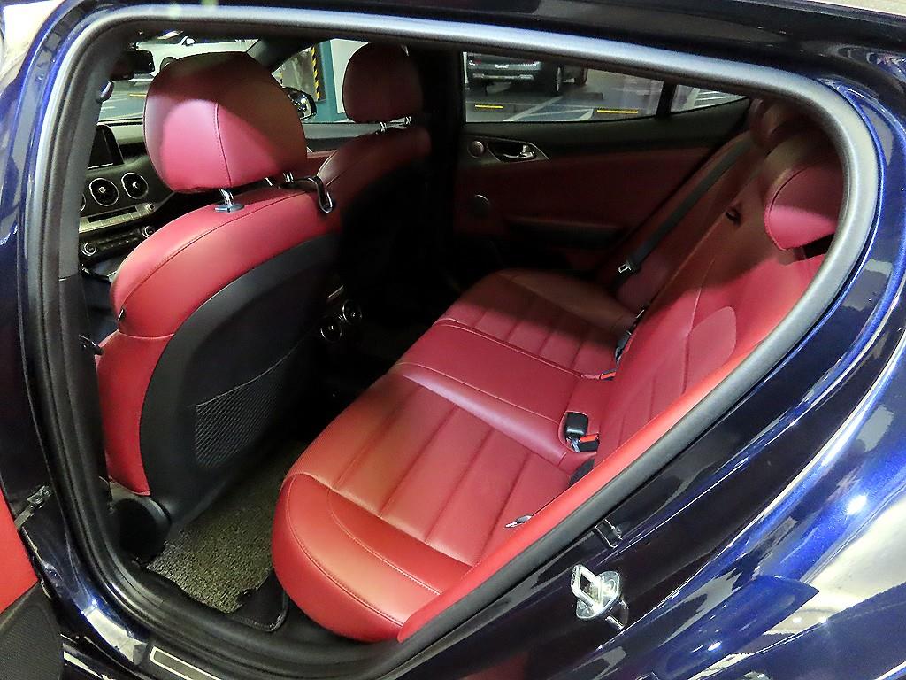 KIA Stinger - Vista 7