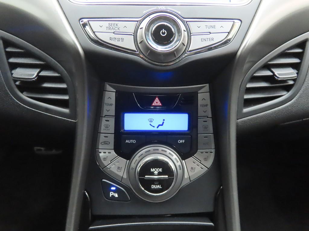 HYUNDAI Avante - Vista 12