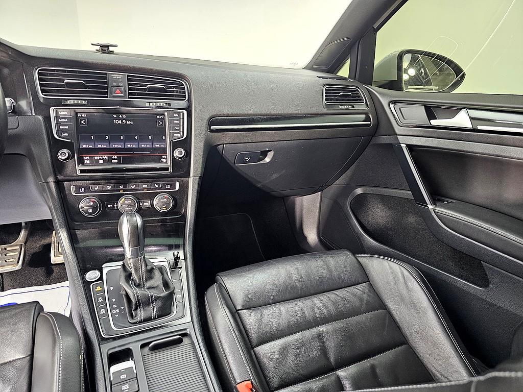 Volkswagen Golf - Vista 10