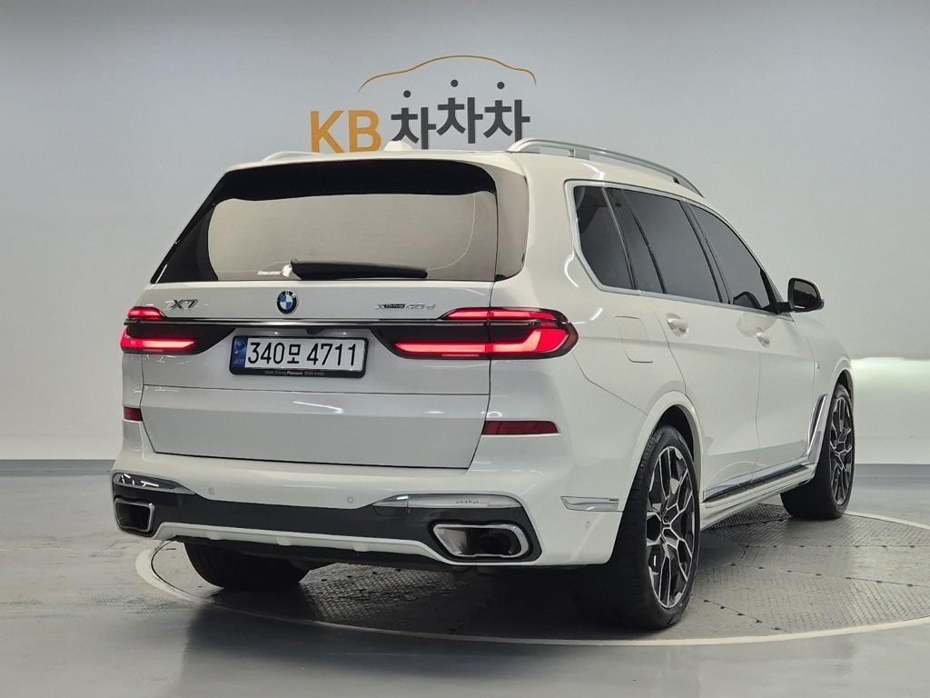 BMW X7 - Vista 3