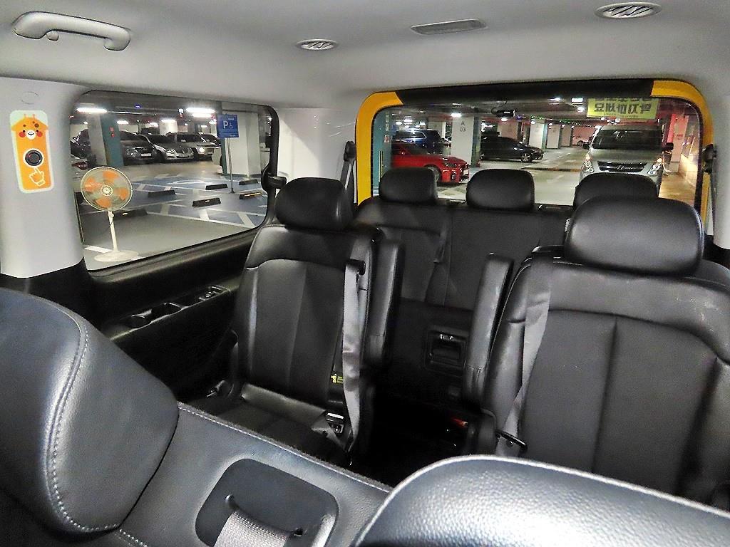 HYUNDAI Staria - Vista 8