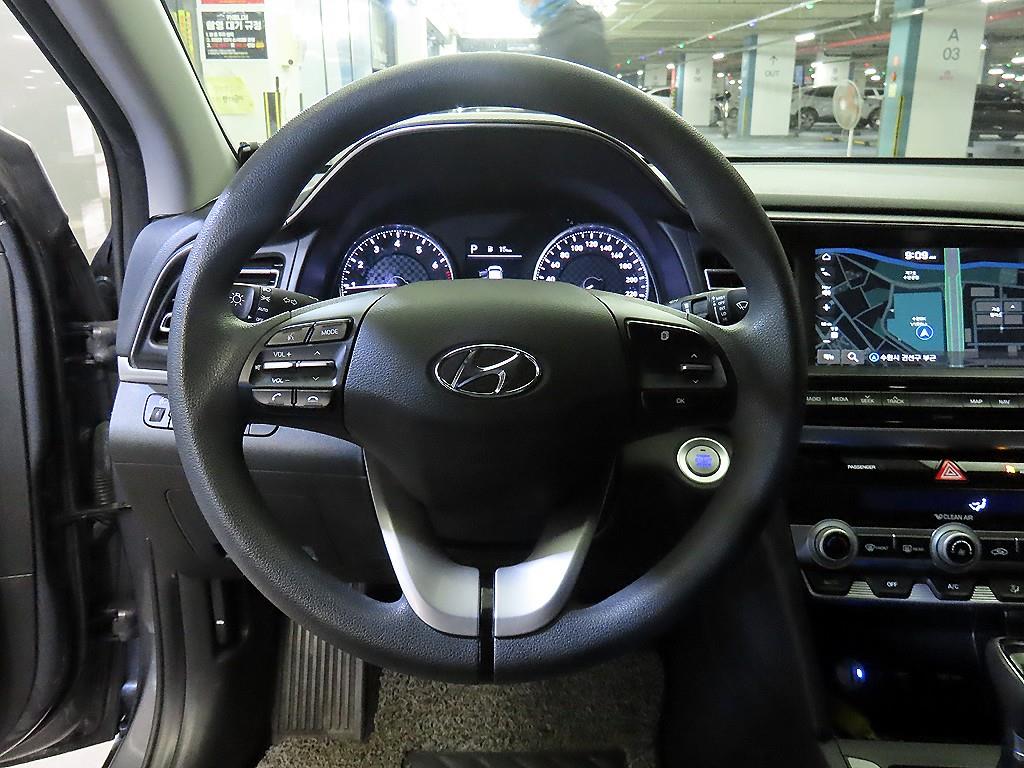 HYUNDAI Avante - Vista 8