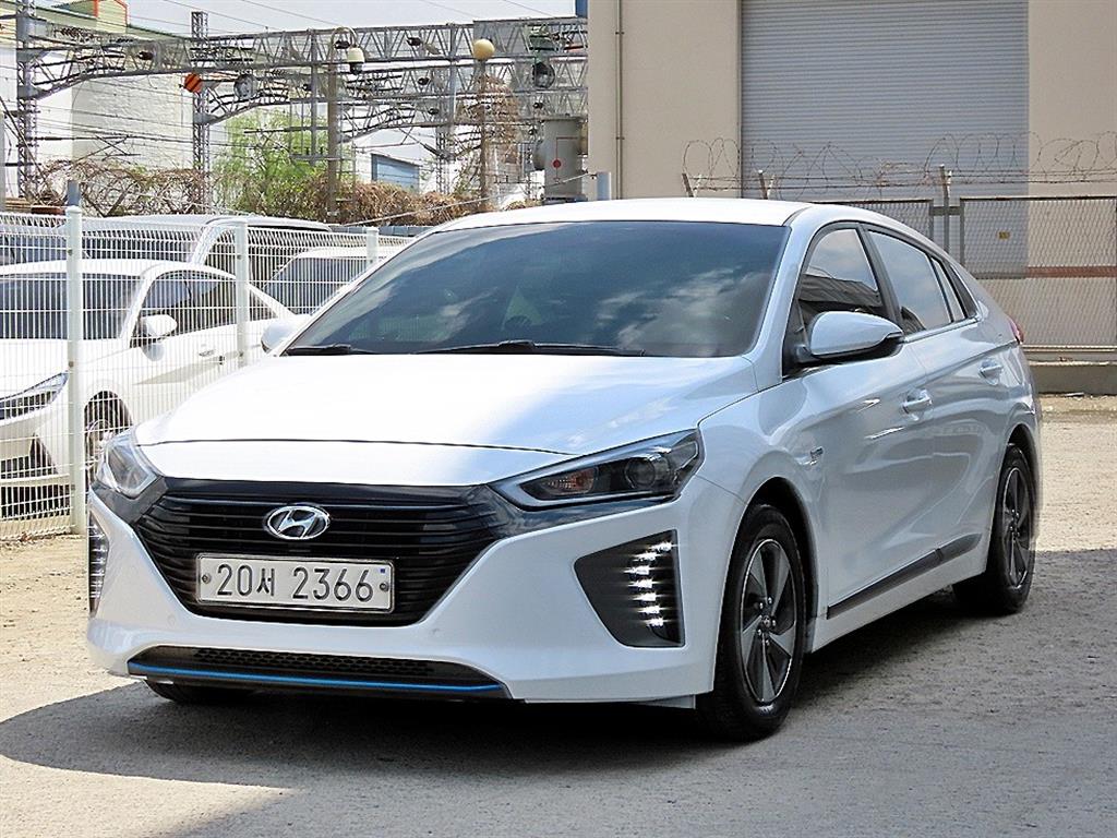 HYUNDAI Ioniq - Vista 2
