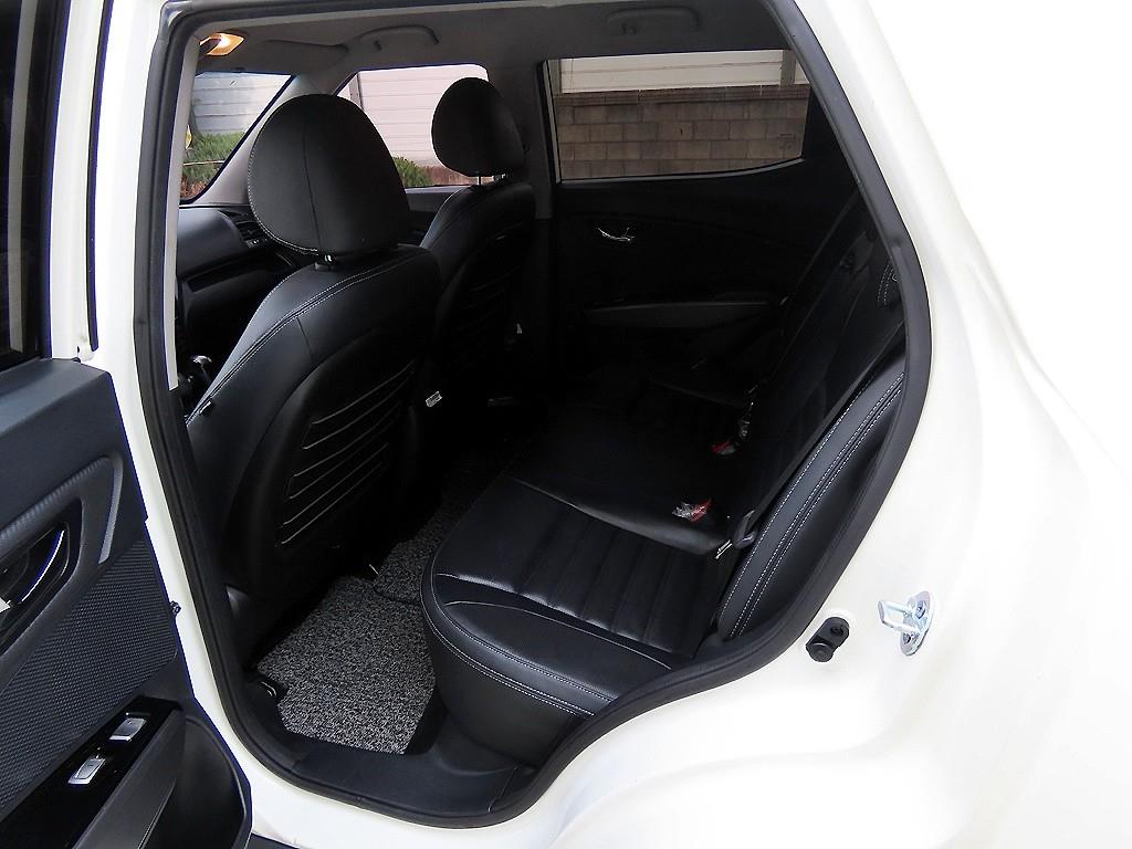 Ssangyong Tivoli - Vista 6