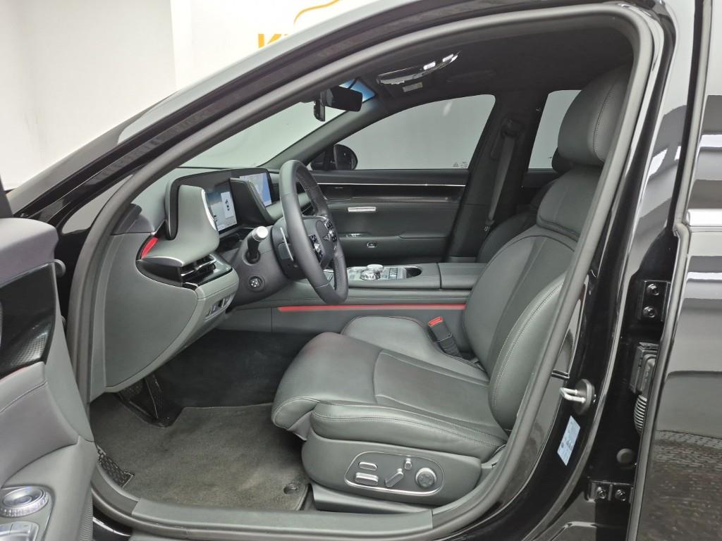 Genesis G90 - Vista 11