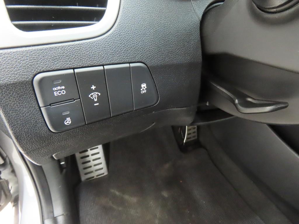 HYUNDAI Avante - Vista 10