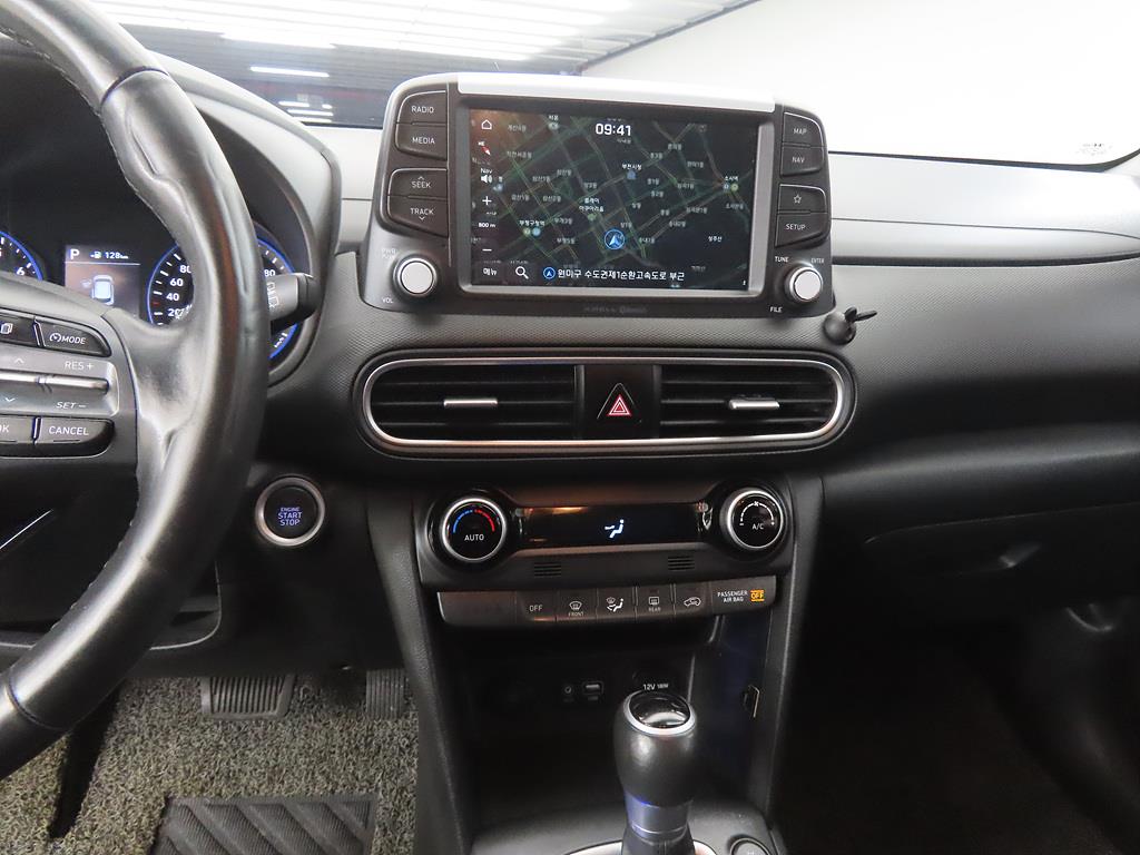 HYUNDAI Kona - Vista 10