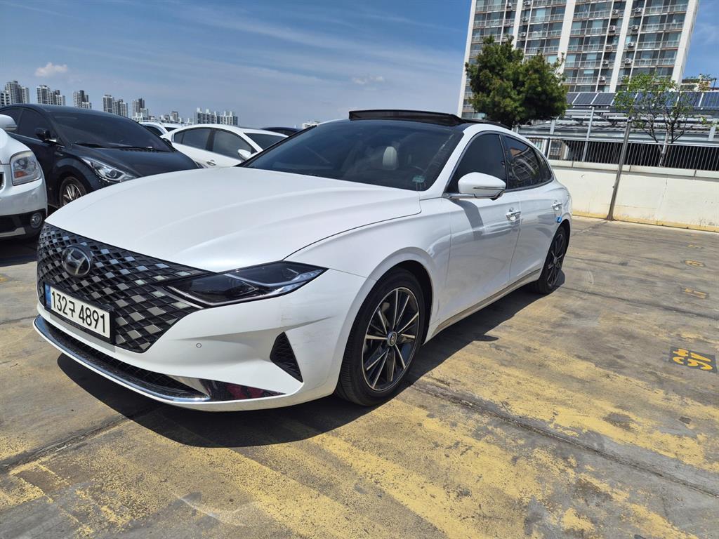 HYUNDAI Grandeur - Vista 2