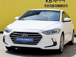 HYUNDAI Avante - Vista 4