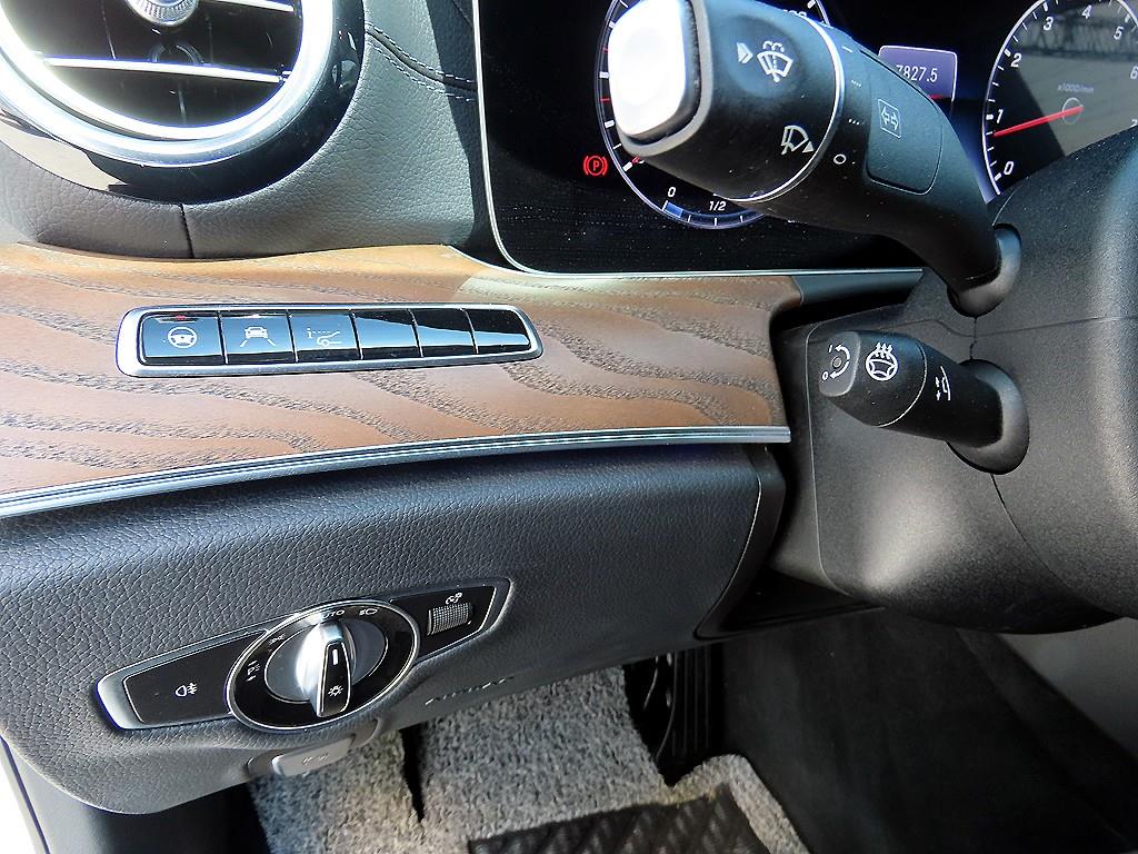 Mercedes Benz E class - Vista 12