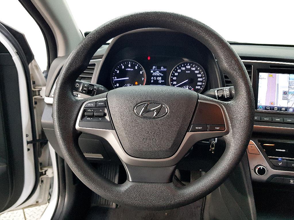HYUNDAI Avante - Vista 12