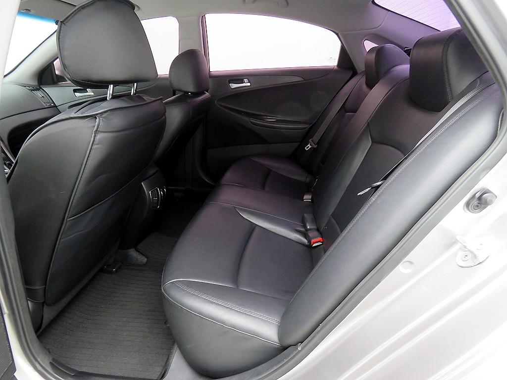 HYUNDAI Sonata - Vista 6