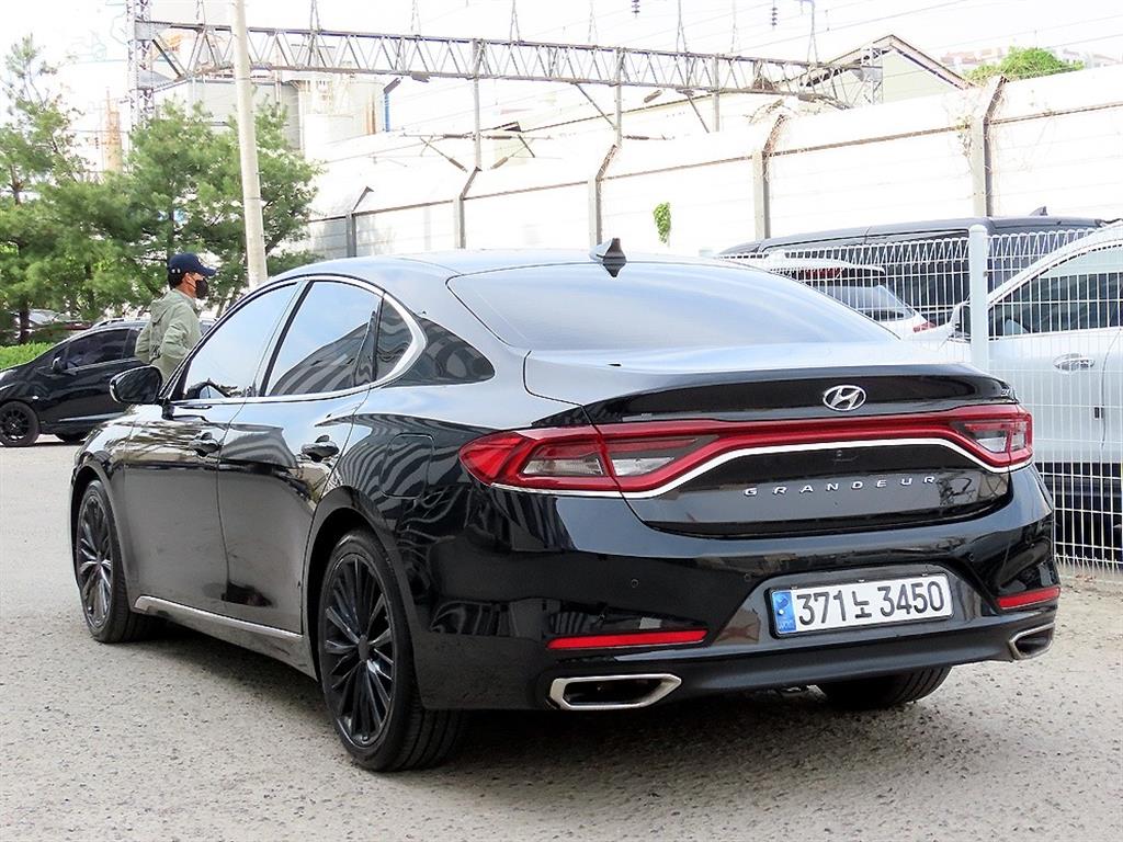 HYUNDAI Grandeur - Vista 3