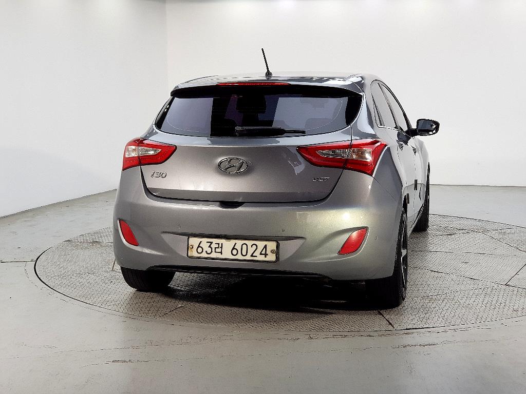 HYUNDAI i30 - Vista 3